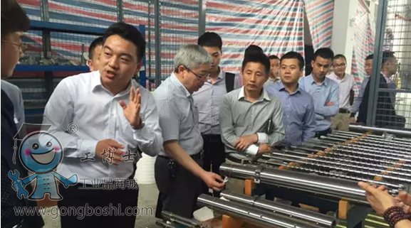 工博士組織參觀考察德國庫卡機器人工廠