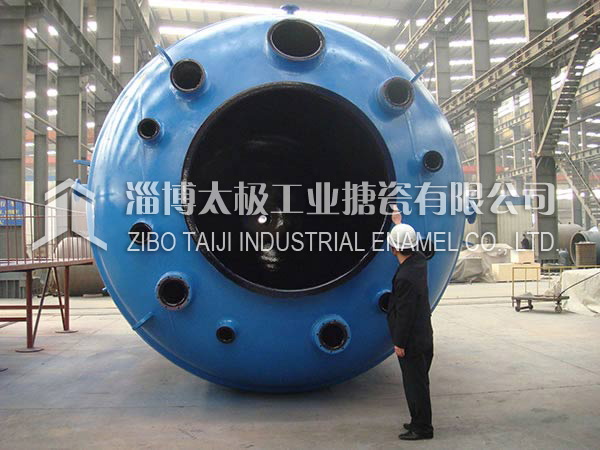 高溫純凈水對搪玻璃反應釜設(shè)備瓷面也有腐蝕性