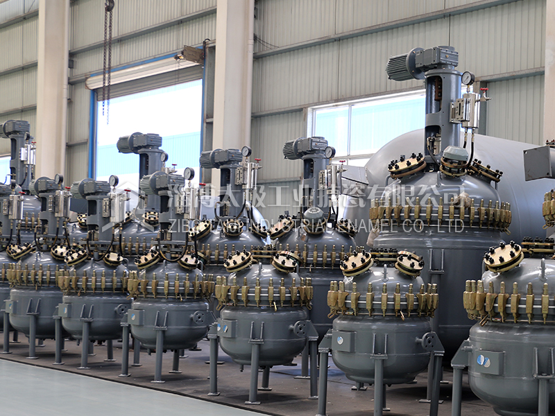 太極開(kāi)式搪玻璃反應(yīng)釜 