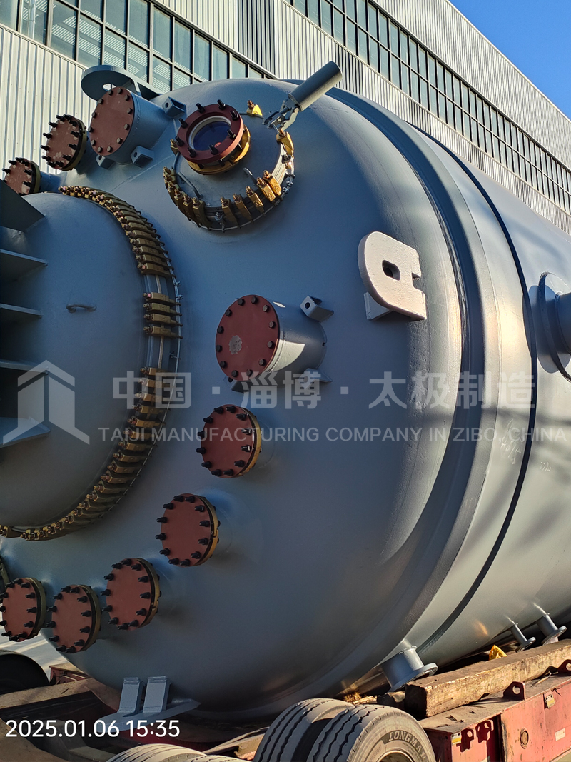 8 萬(wàn)升閉式反應(yīng)釜發(fā)車！太極制造刷新大型設(shè)備交付紀(jì)錄